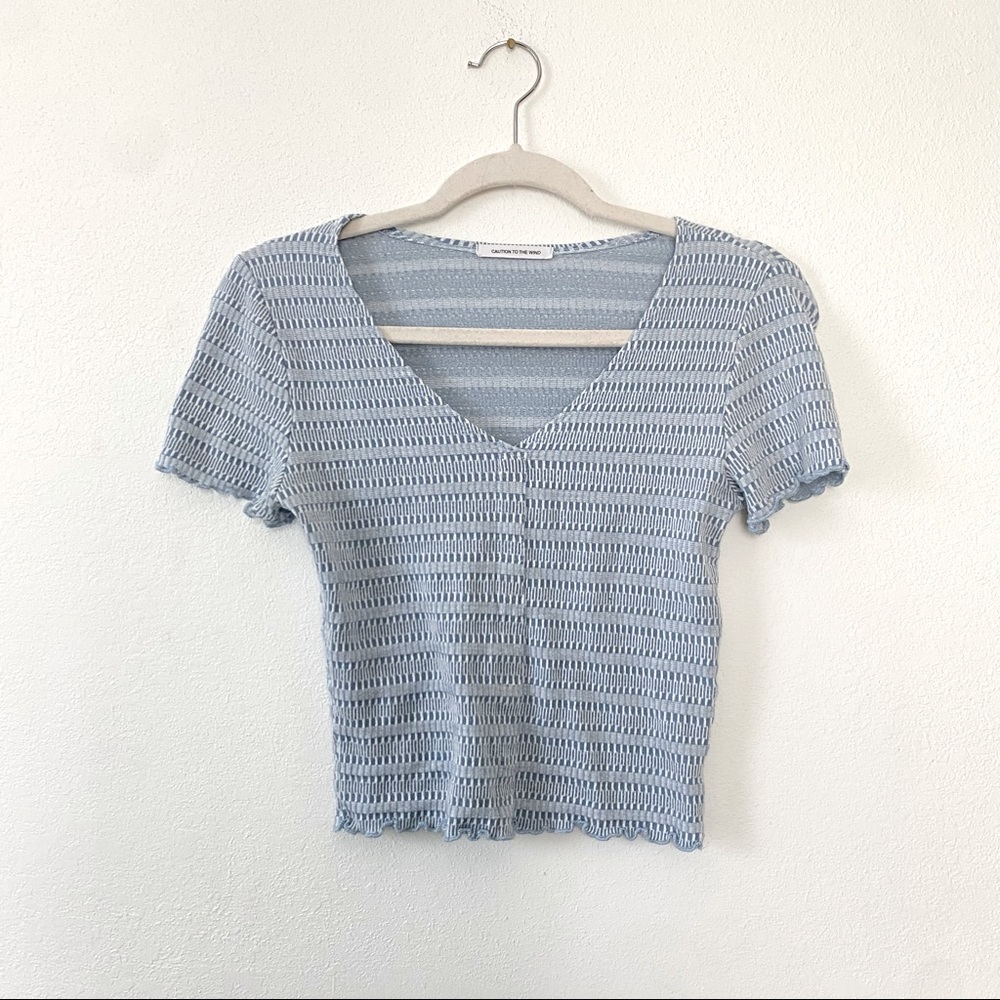 Women’s size S/M caution to the wind pattern blue top